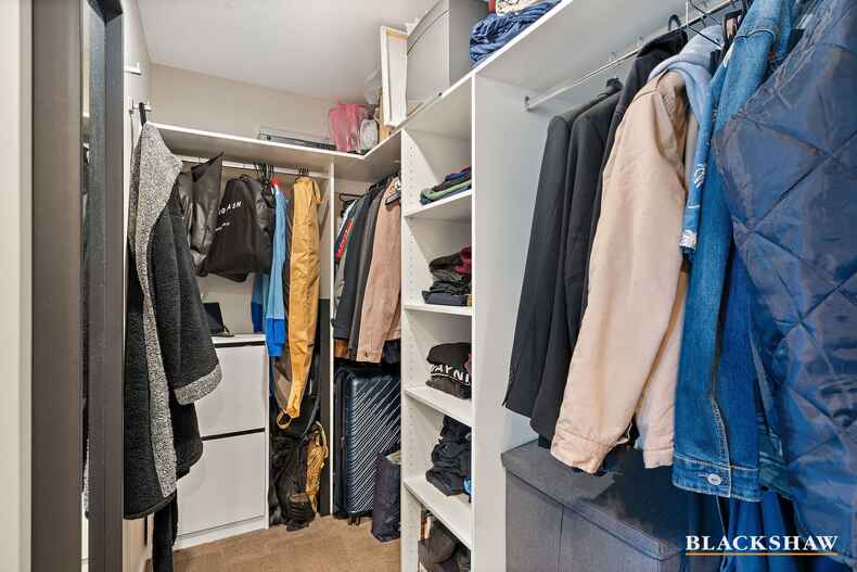 18/566 Cotter Road Wright