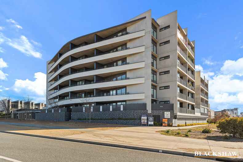 18/566 Cotter Road Wright