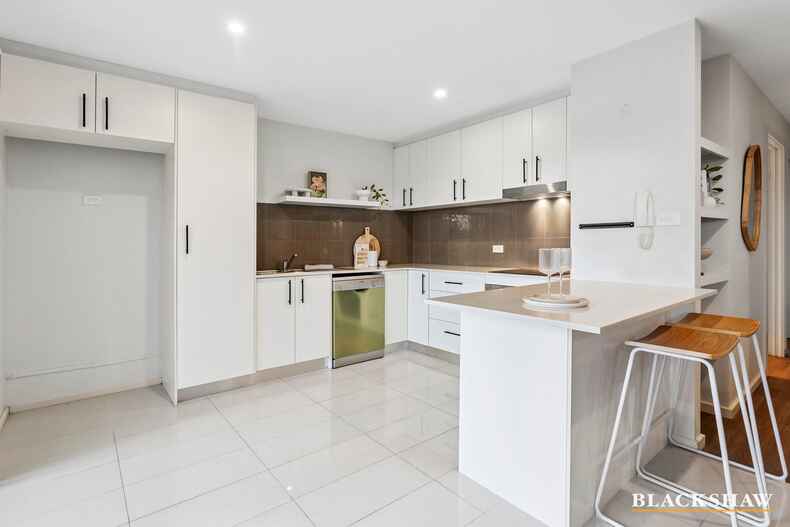 2/52 Jeff Snell Crescent Dunlop