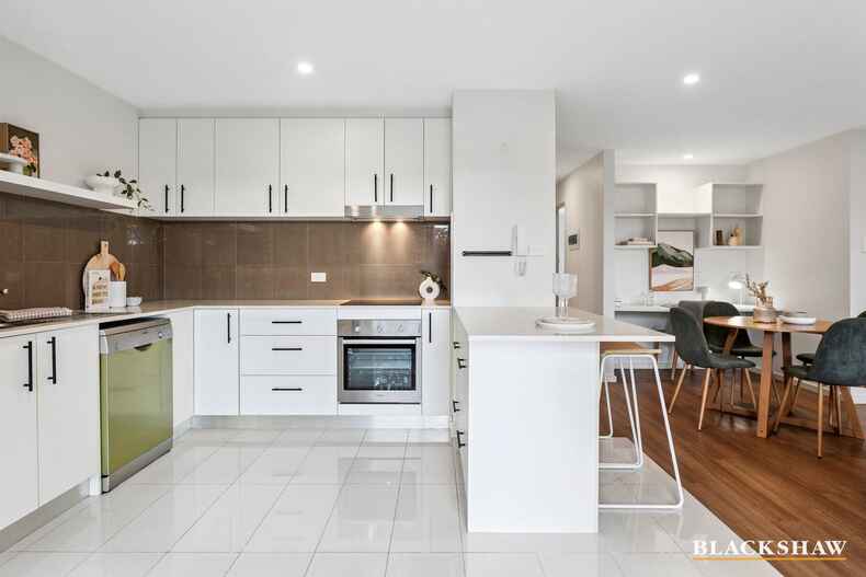 2/52 Jeff Snell Crescent Dunlop