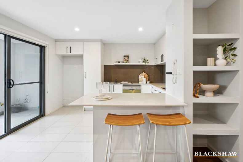 2/52 Jeff Snell Crescent Dunlop