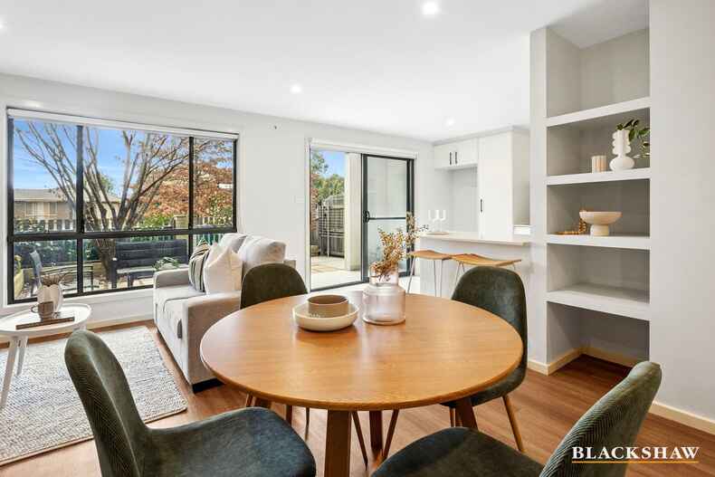 2/52 Jeff Snell Crescent Dunlop