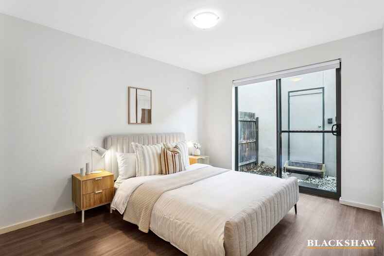 2/52 Jeff Snell Crescent Dunlop