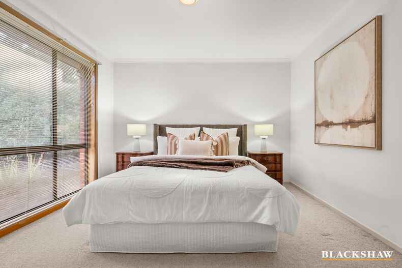 16 McClintock Street Lyneham