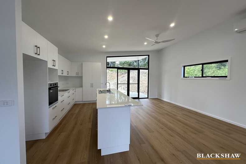 11 Currawong Crescent Malua Bay