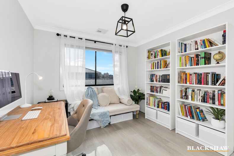 9/1 Ronald Walker Street Casey 9/1 Ronald Walker Street Casey