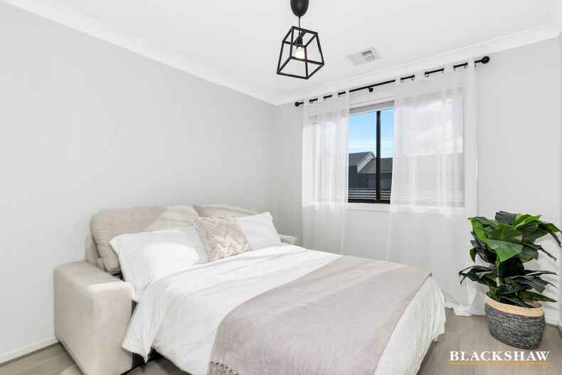 9/1 Ronald Walker Street Casey 9/1 Ronald Walker Street Casey