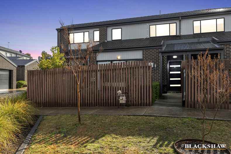 9/1 Ronald Walker Street Casey 9/1 Ronald Walker Street Casey