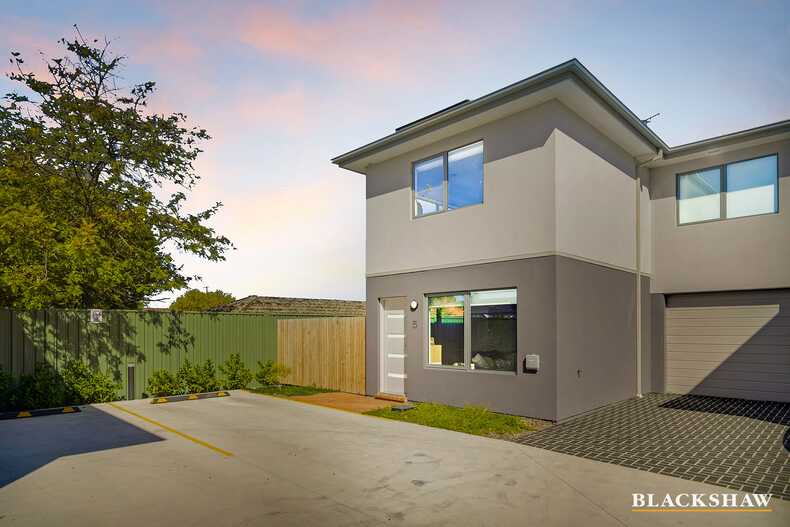 5/8 Donald Road Queanbeyan