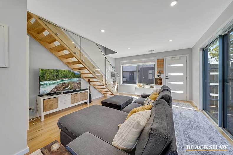 5/8 Donald Road Queanbeyan