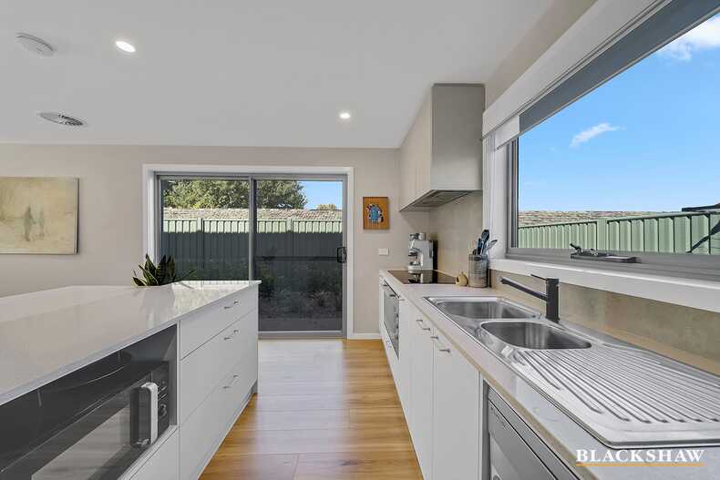 5/8 Donald Road Queanbeyan