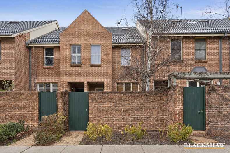 6/3 Ovens Street Kingston