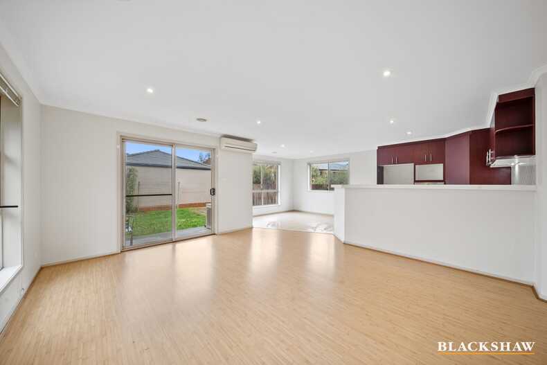 8/100 Molonglo Street Bungendore