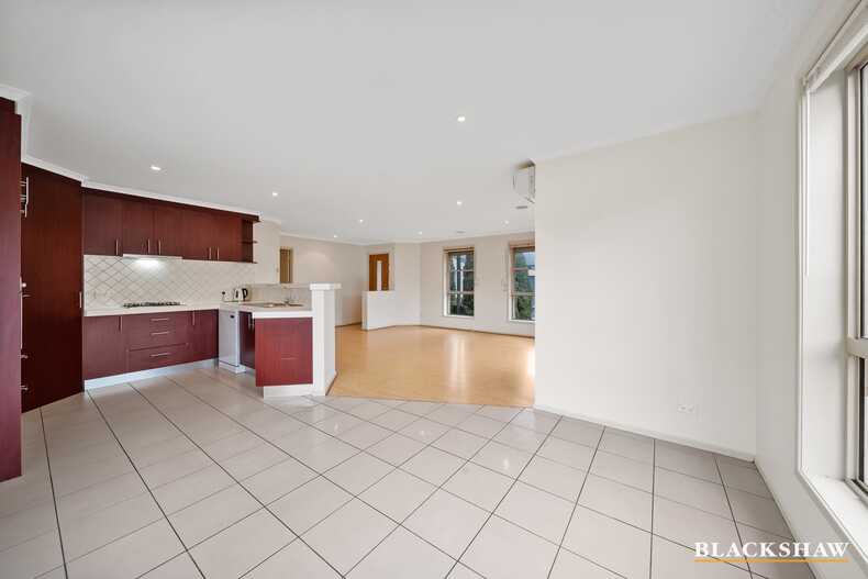 8/100 Molonglo Street Bungendore