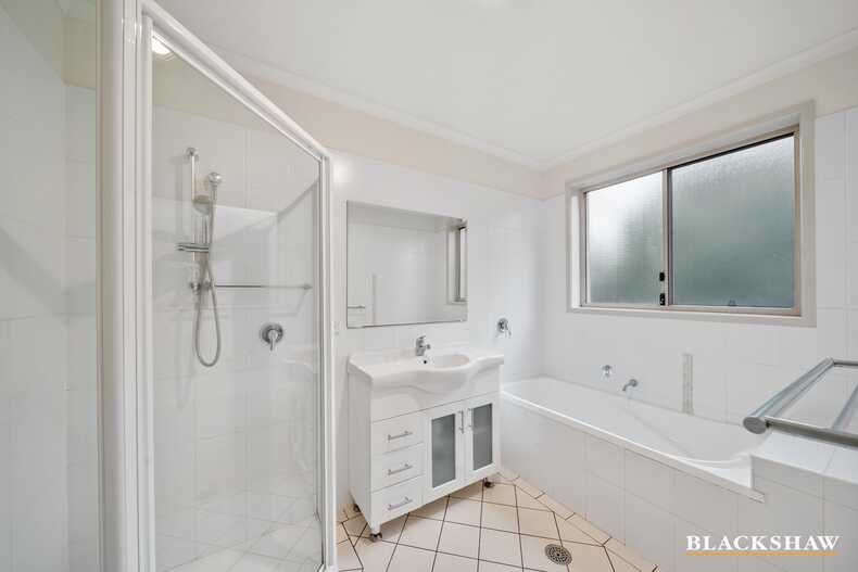 8/100 Molonglo Street Bungendore