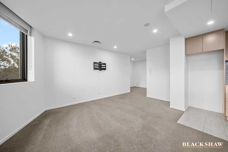 281/7 Irving Street Phillip