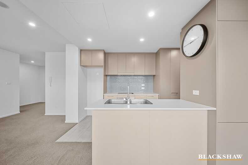 281/7 Irving Street Phillip