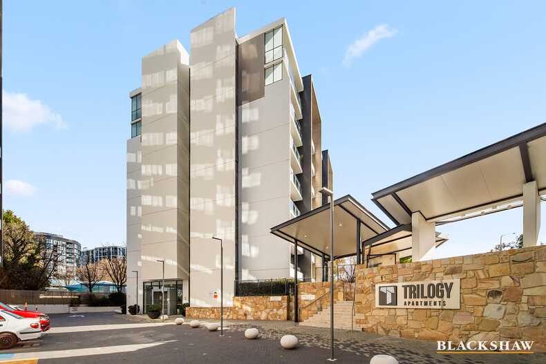 281/7 Irving Street Phillip