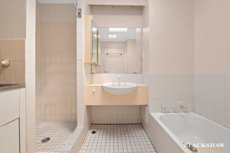 12/8 Howitt Street Kingston