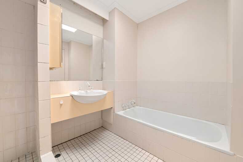 12/8 Howitt Street Kingston