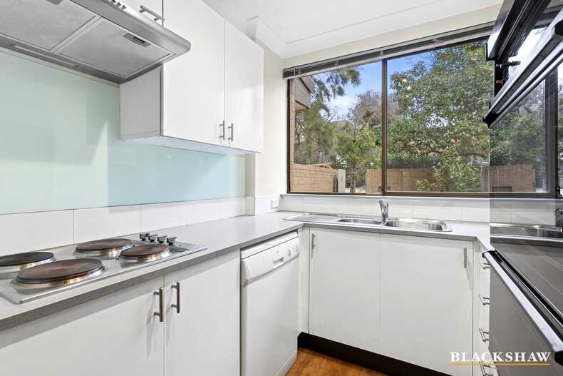 60/13 Tench Street  Kingston