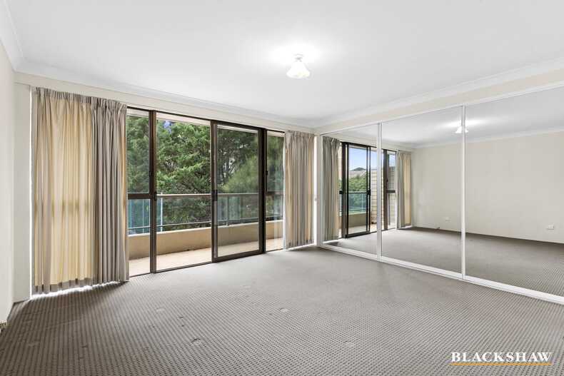 60/13 Tench Street  Kingston