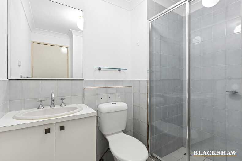 60/13 Tench Street  Kingston