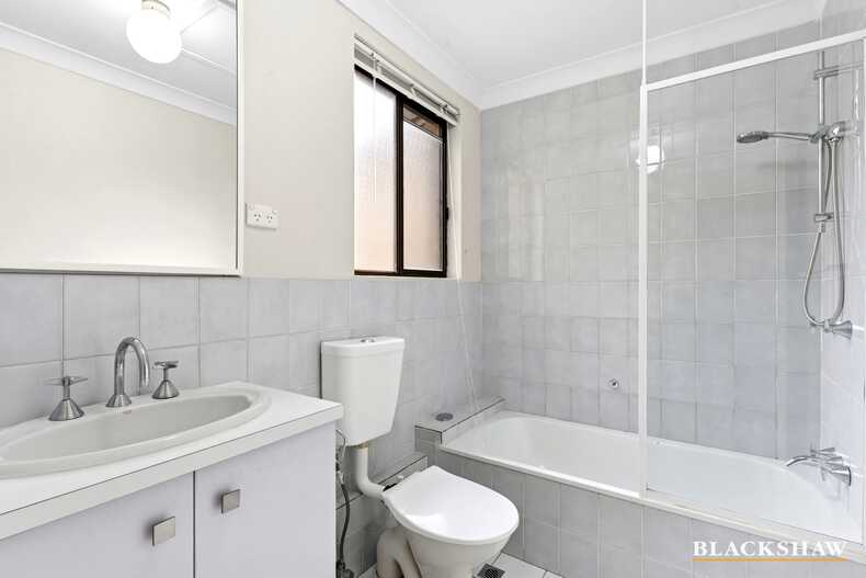 60/13 Tench Street  Kingston