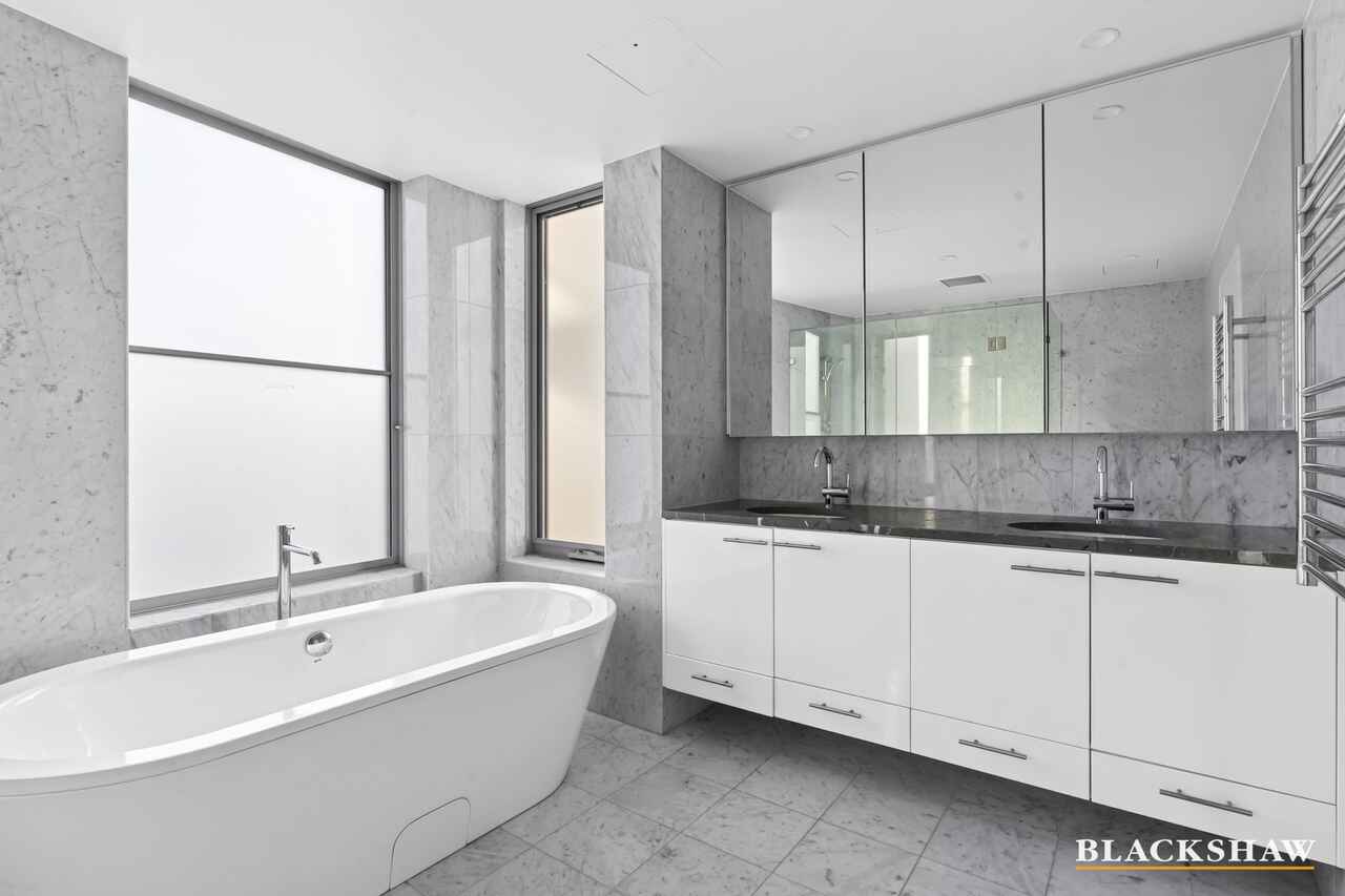 9/110 Giles Street Kingston