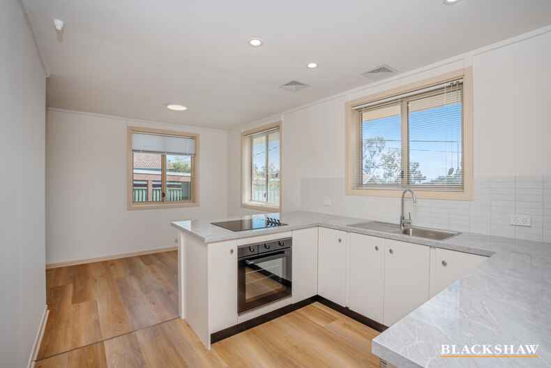 16 Epacris Place Rivett