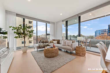 225/1 Kalma Way Campbell