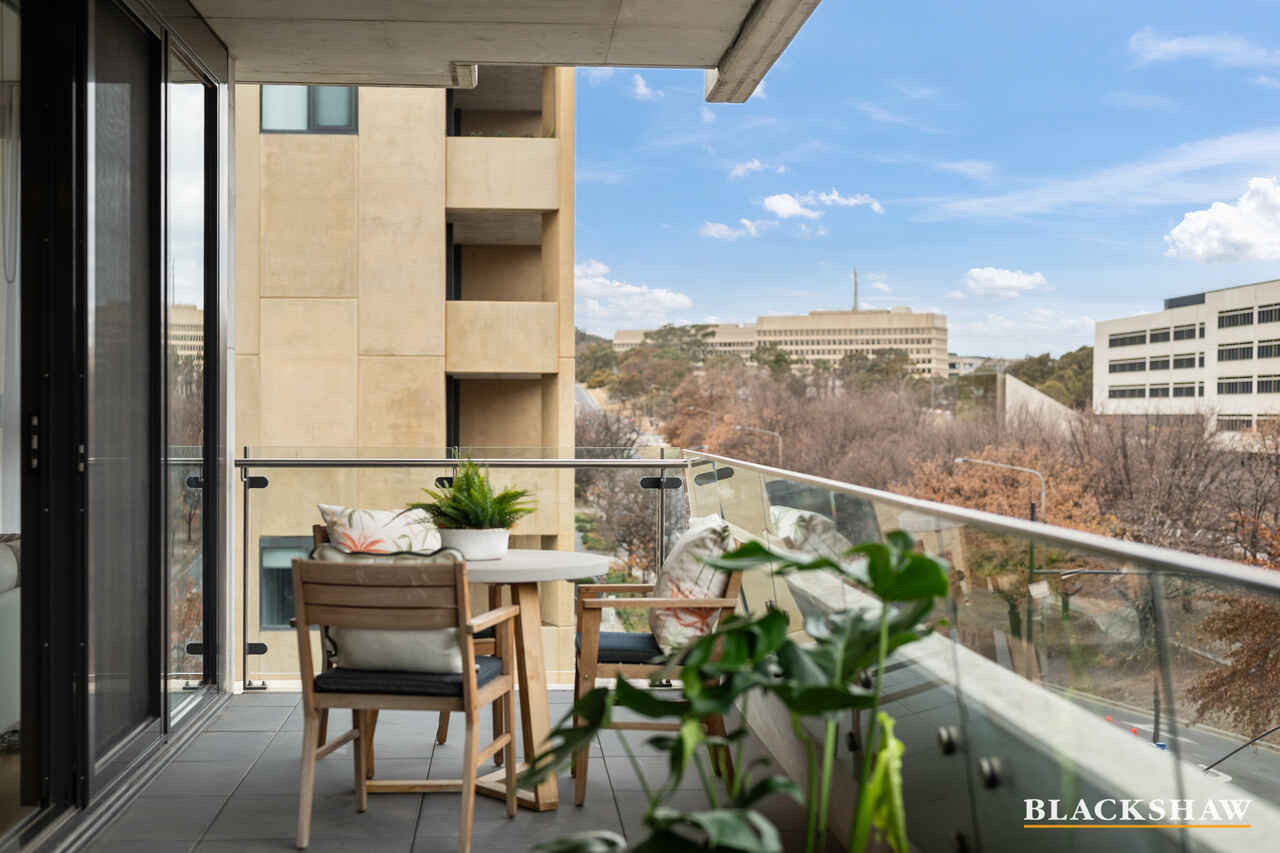 225/1 Kalma Way Campbell