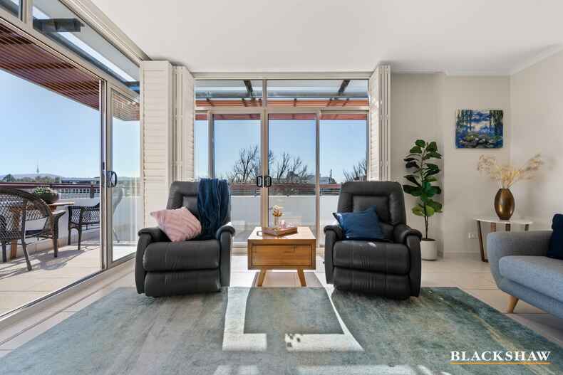 35/12 National Circuit Barton 35/12 National Circuit Barton