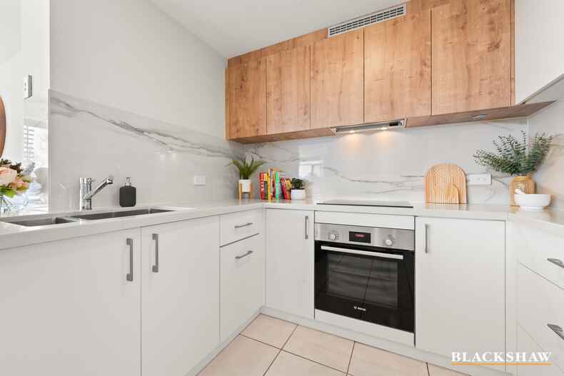 35/12 National Circuit Barton 35/12 National Circuit Barton