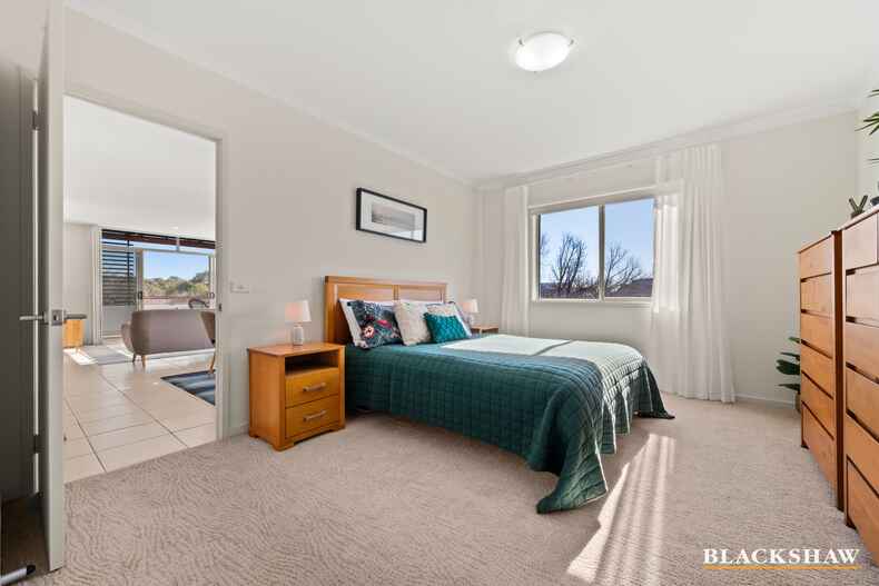 35/12 National Circuit Barton 35/12 National Circuit Barton