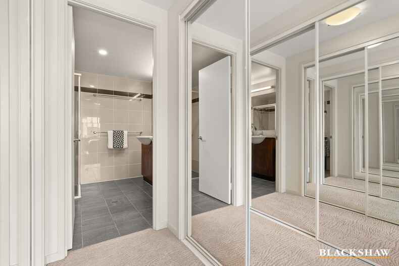 35/12 National Circuit Barton 35/12 National Circuit Barton