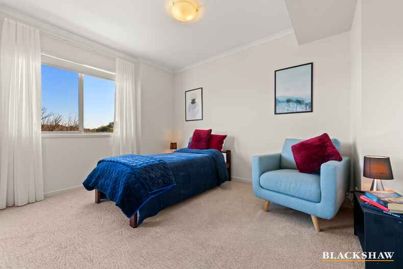 35/12 National Circuit Barton 35/12 National Circuit Barton