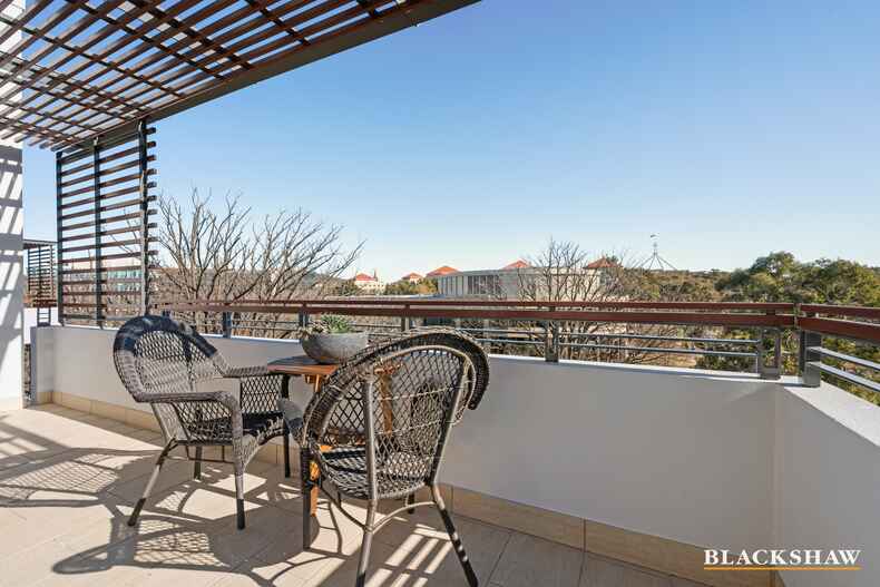 35/12 National Circuit Barton 35/12 National Circuit Barton