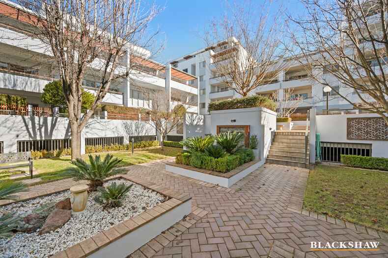 35/12 National Circuit Barton 35/12 National Circuit Barton