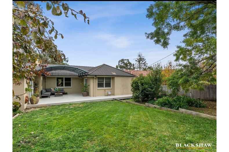 96 Hopetoun Circuit Yarralumla