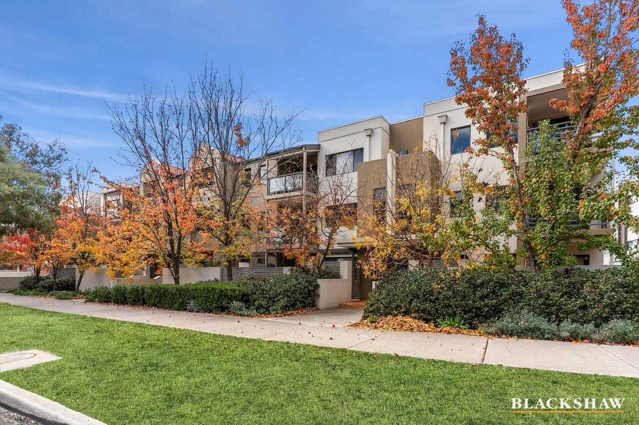 13/102 Athllon Drive Greenway