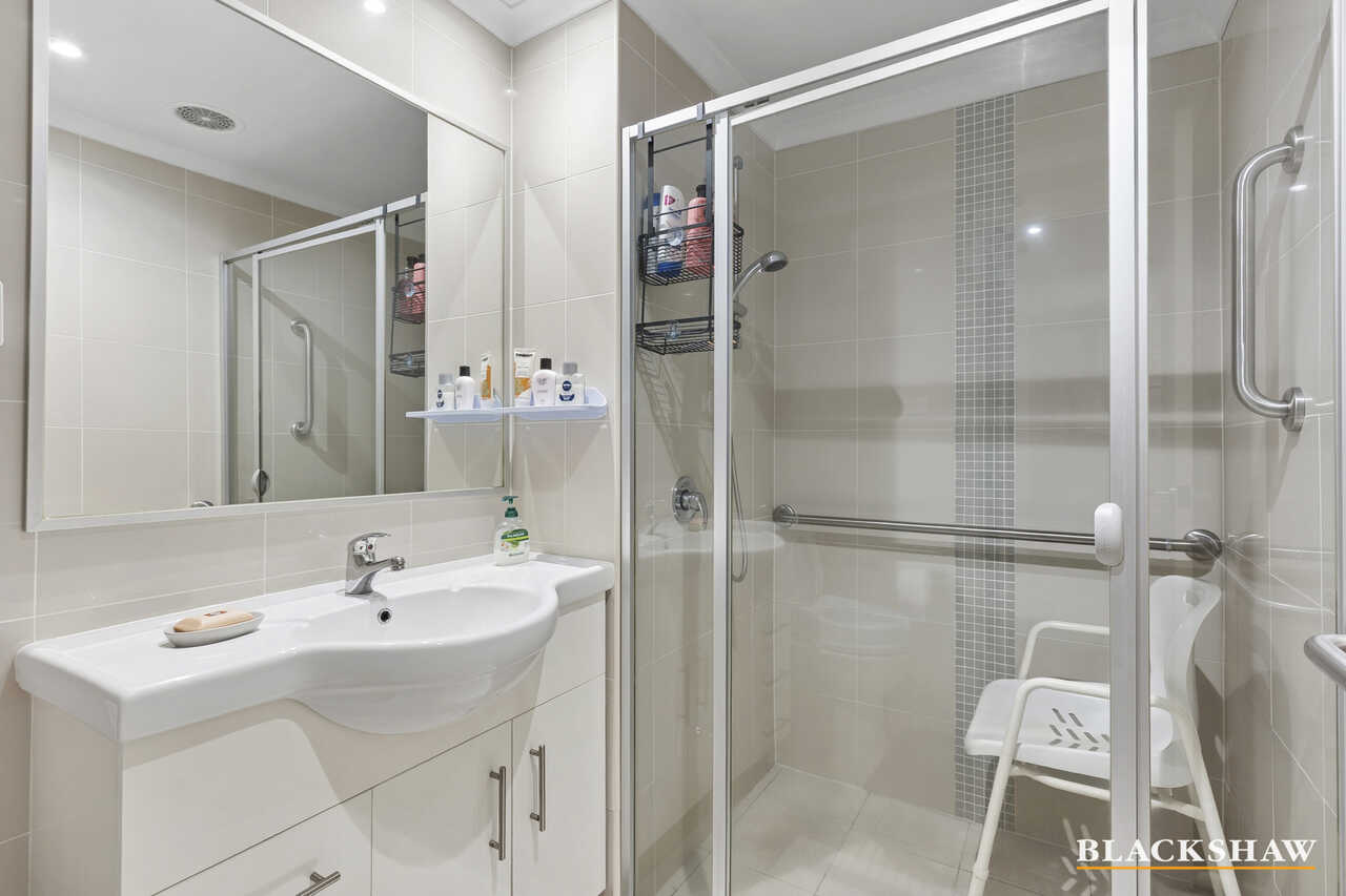 13/102 Athllon Drive Greenway