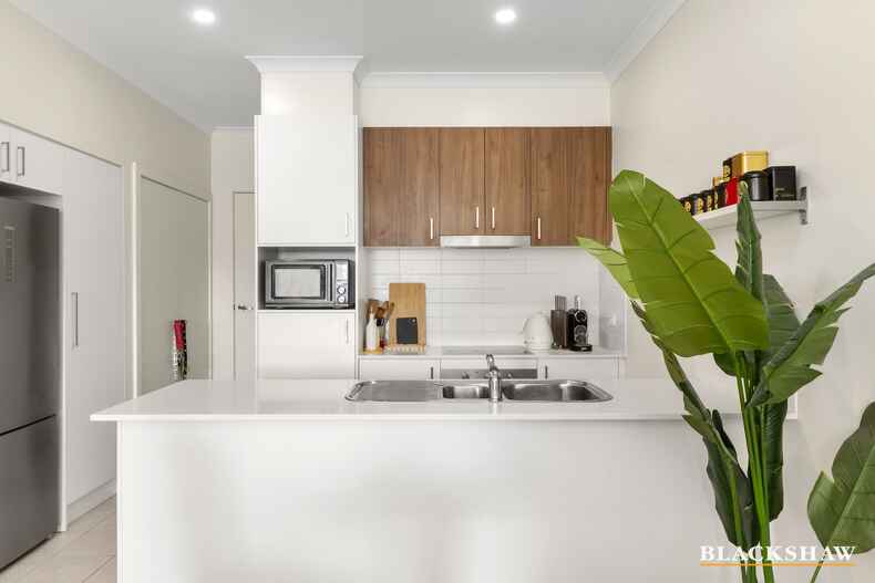 8 Edgeworth Parade Coombs