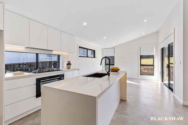 12 Throsby Crescent Sunshine Bay