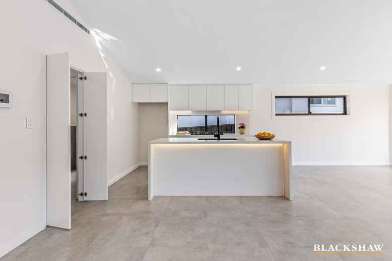 12 Throsby Crescent Sunshine Bay