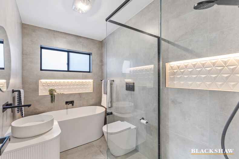 12 Throsby Crescent Sunshine Bay