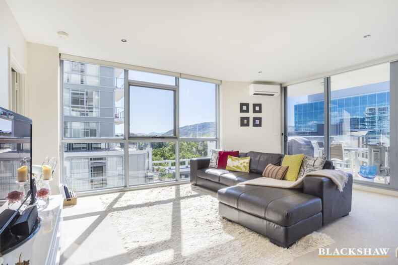 61/3 London Circuit City