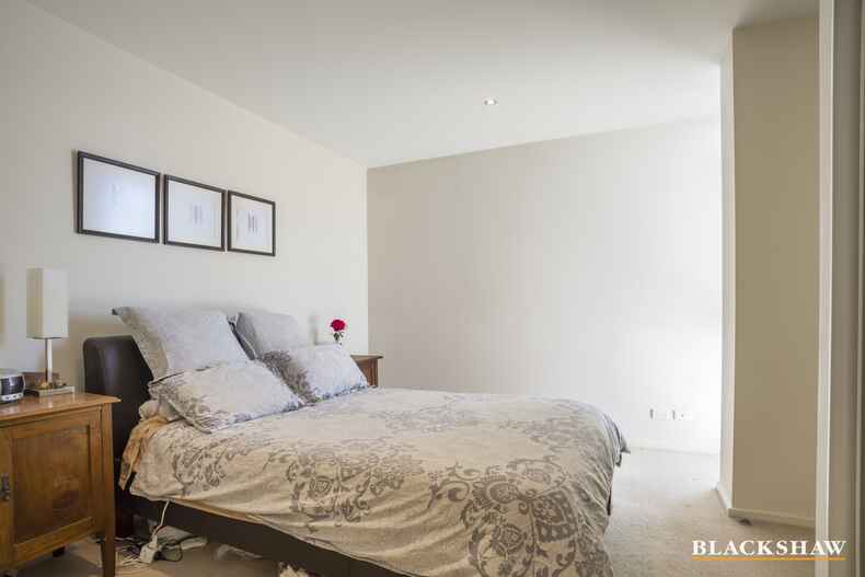 61/3 London Circuit City