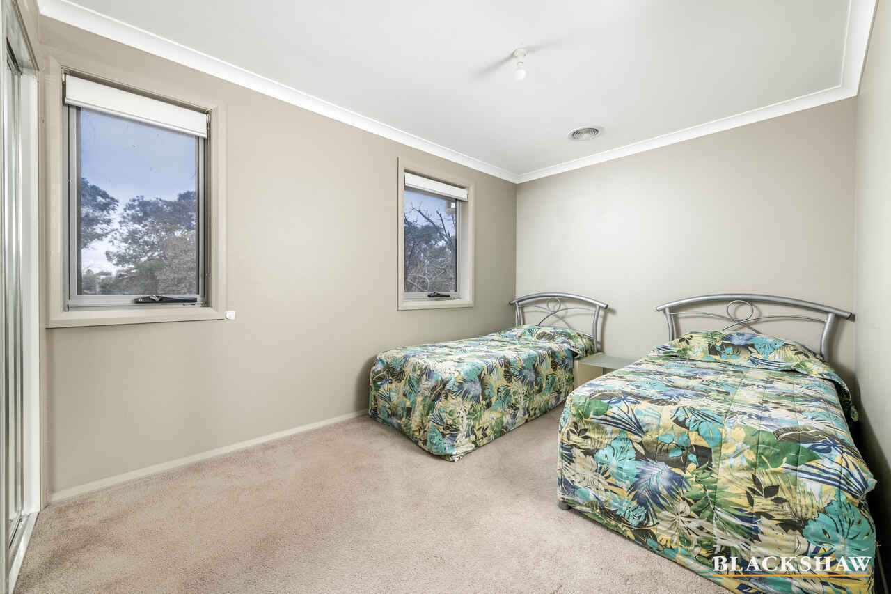 4/33 Ronald Walker Street Casey