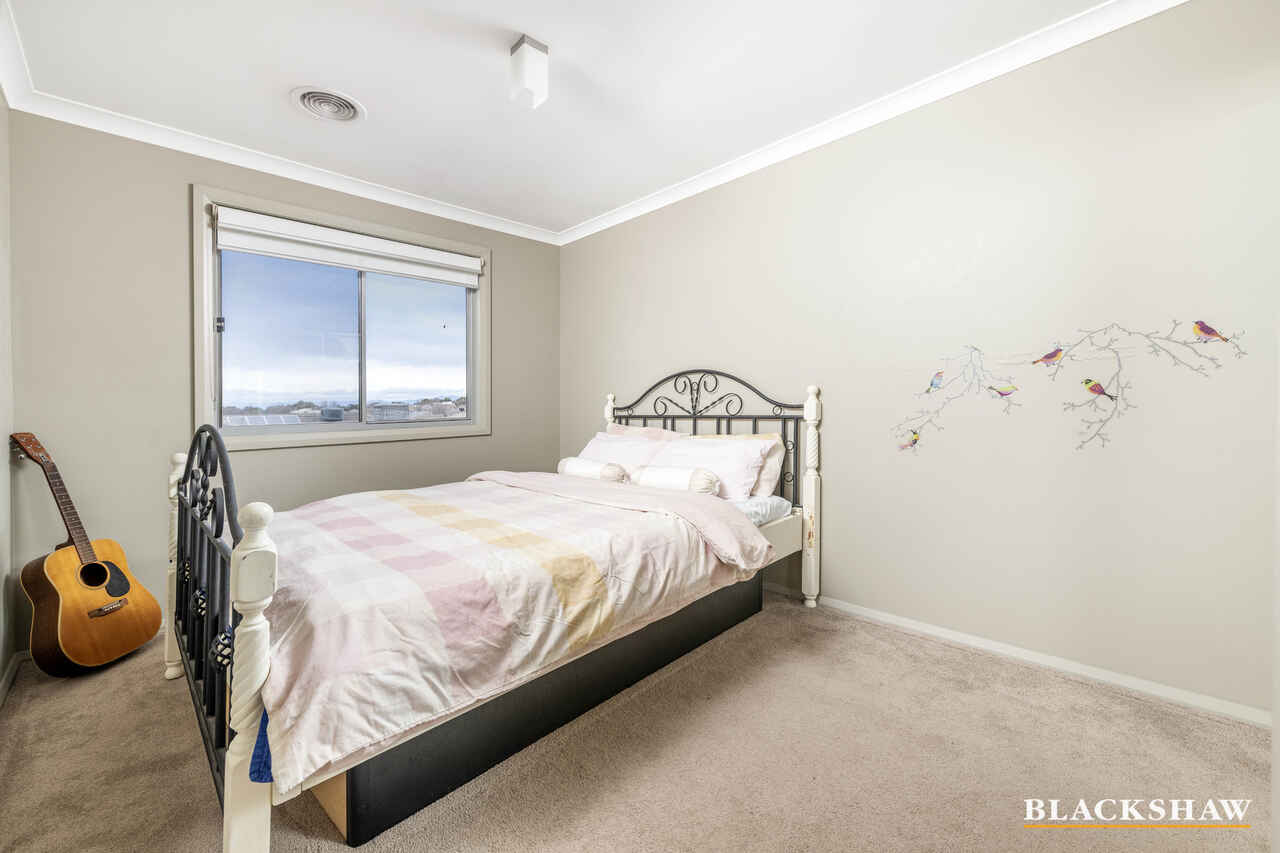 4/33 Ronald Walker Street Casey